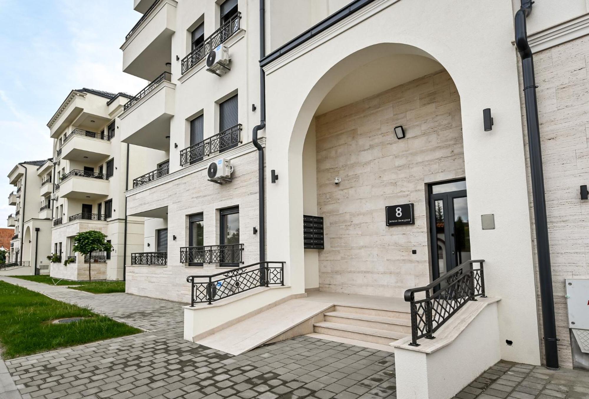 Oaza Apartmani อารันเยโลวัคส์ ภายนอก รูปภาพ